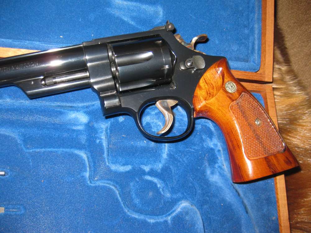 S & W model 29-2 with case & tools .44mag 8 3/8" barrel pristine !-img-4