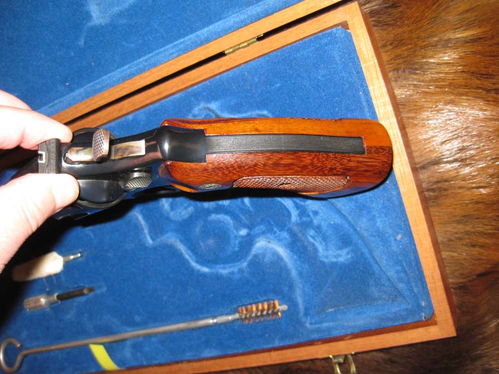 S & W model 29-2 with case & tools .44mag 8 3/8" barrel pristine !-img-7