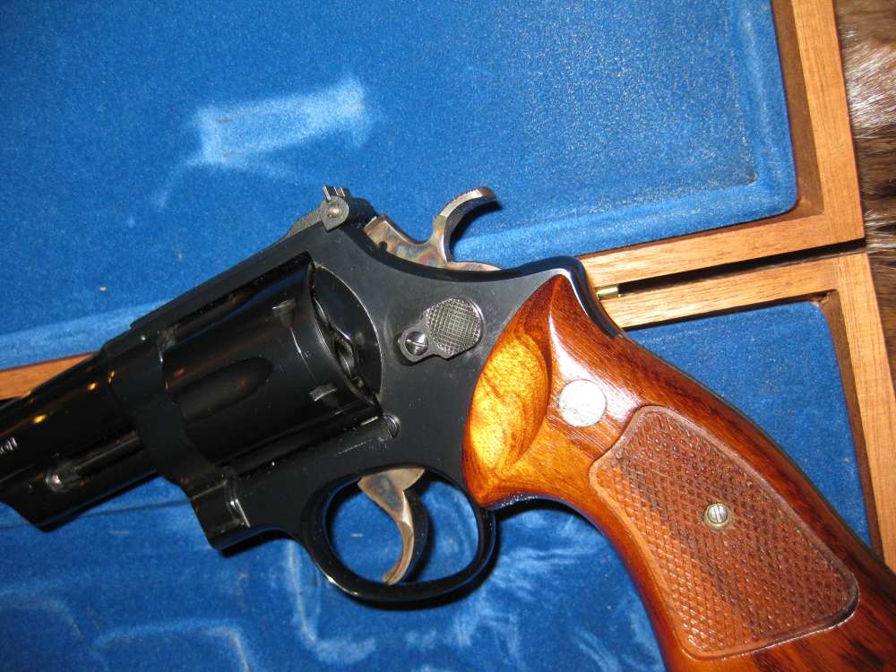 S & W model 29-2 with case & tools .44mag 8 3/8" barrel pristine !-img-5