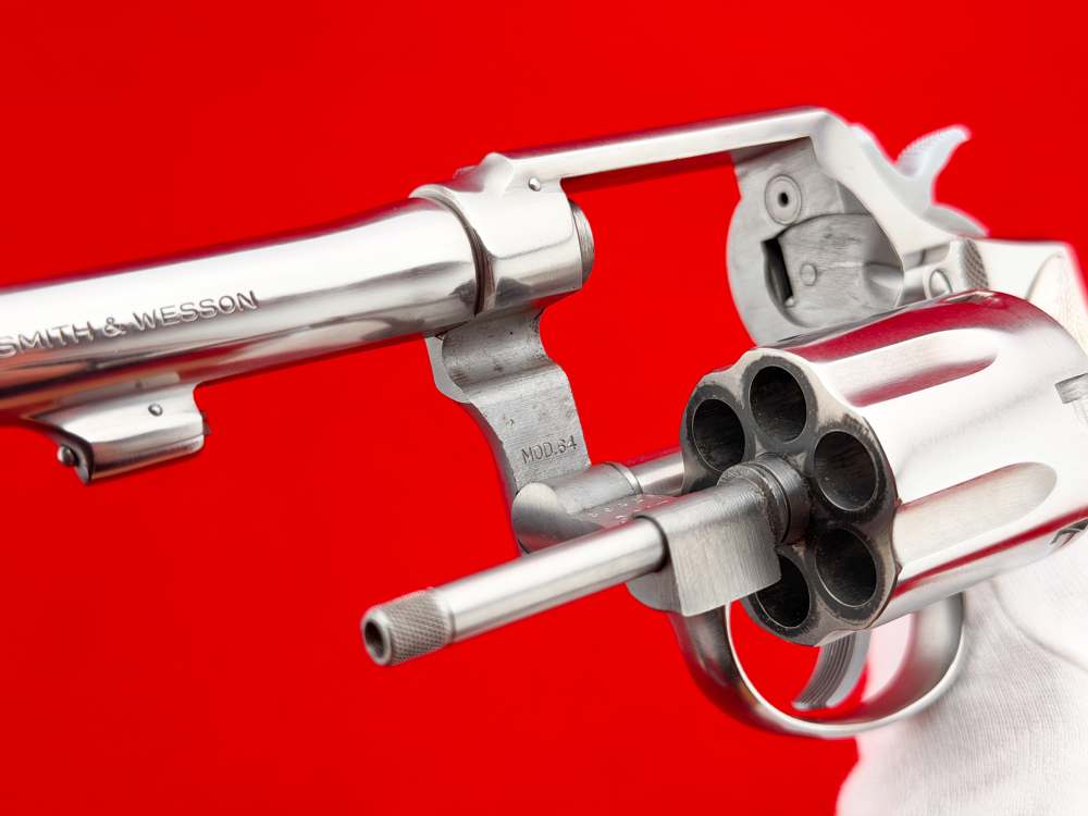 1973 S&W Model 64 .38 Special 4" Stainless w/ ENGRAVED STERLING SILVER GRIP-img-31