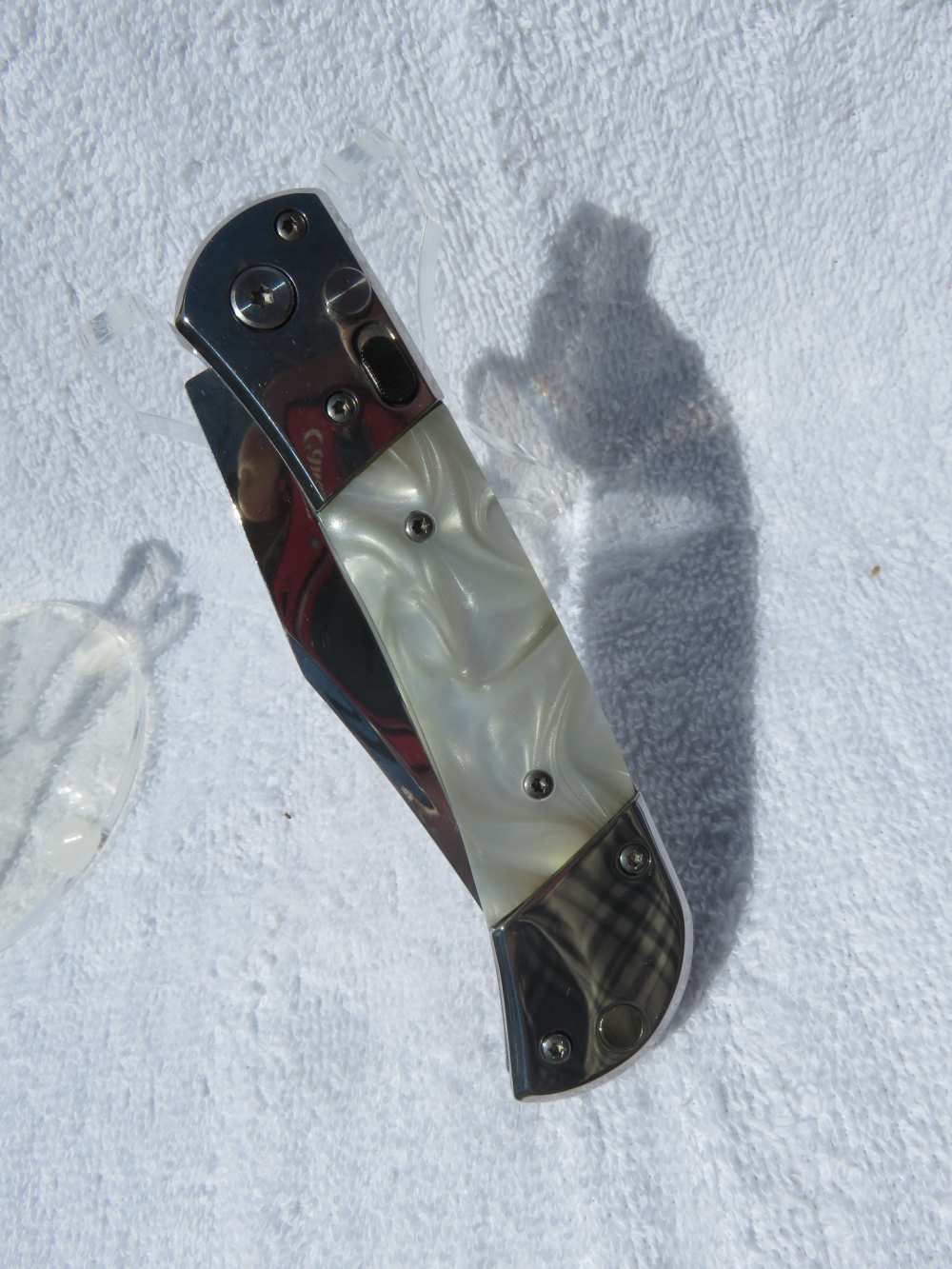 Classic Gents White Pearl Handle SS. Switchblade with a Safety. Nice!-img-11