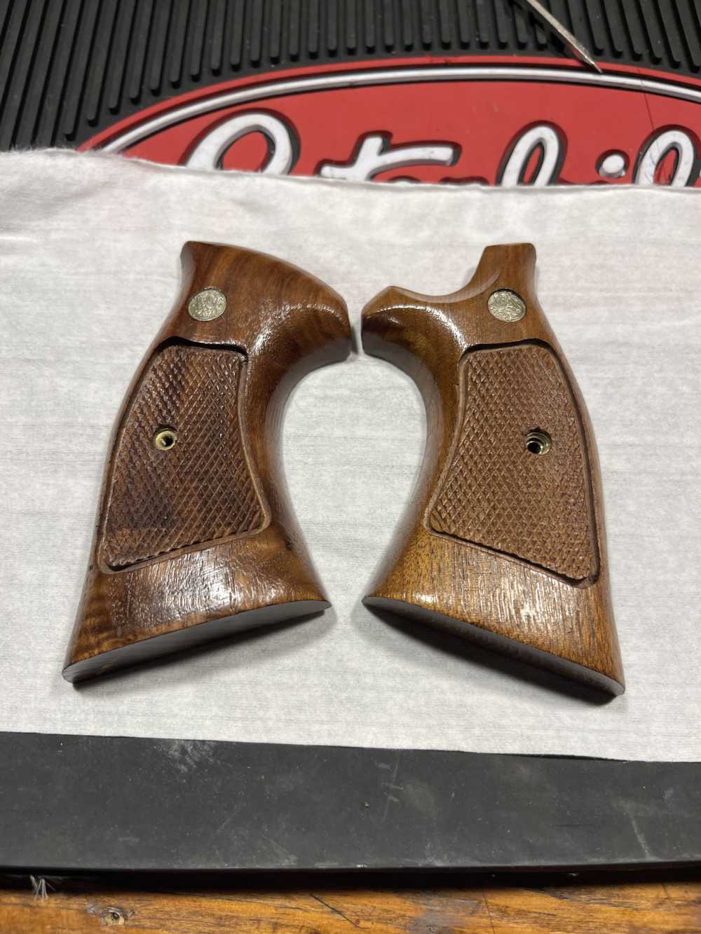 Factory Smith & Wesson "K" Frame square bottom wood grips silver medallion-img-0