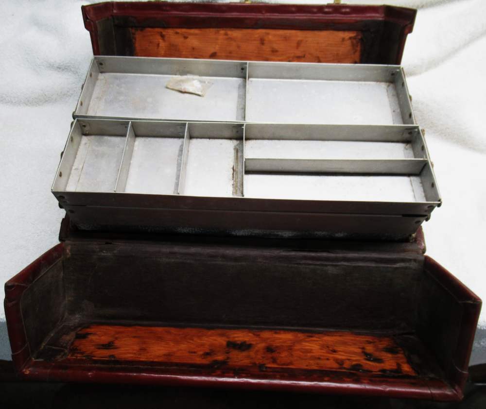 Knickerbocker Case Co. Top Grain Cowhide With Key & Lures-img-2