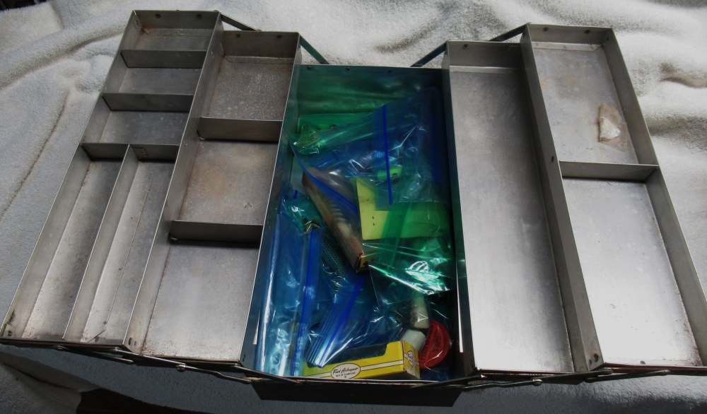 Knickerbocker Case Co. Top Grain Cowhide With Key & Lures-img-5