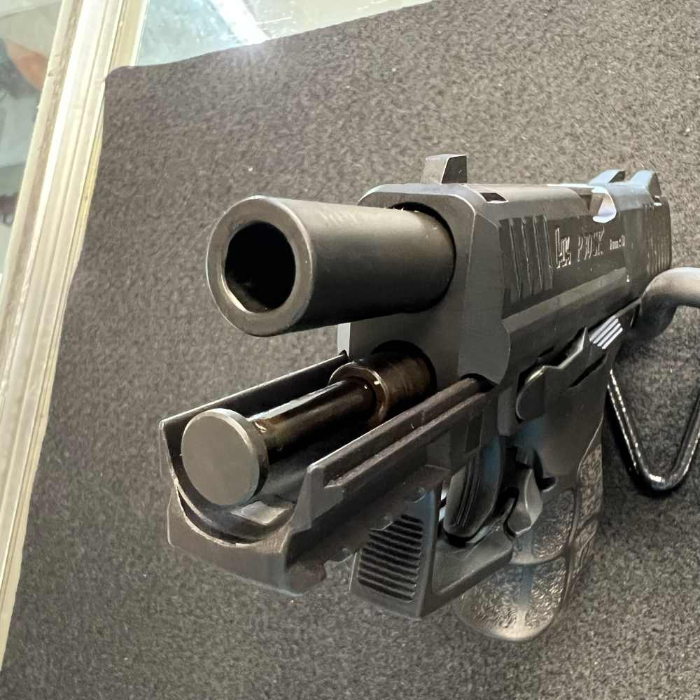 H&K P30SK-V3 9mm 10-13 Round Mags New W/Case & Extras! -img-26