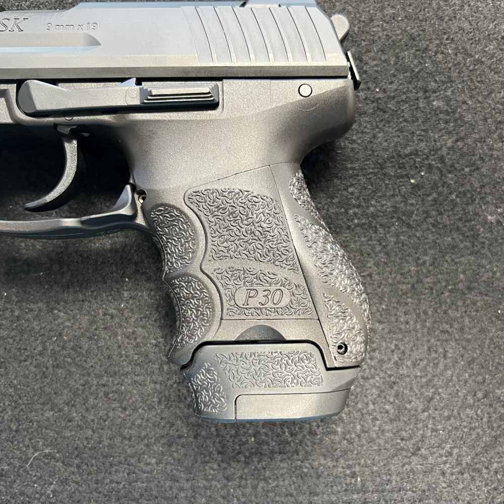 H&K P30SK-V3 9mm 10-13 Round Mags New W/Case & Extras! -img-1