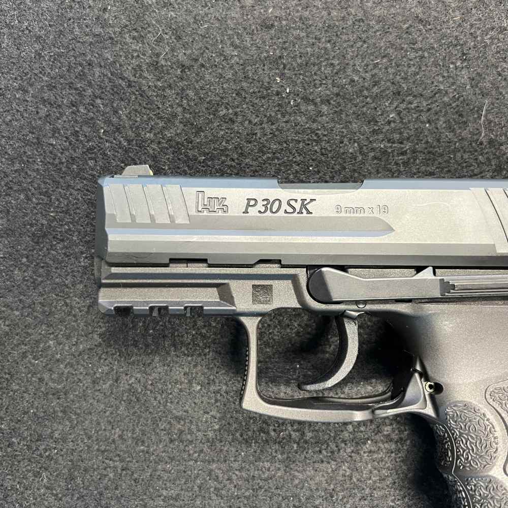 H&K P30SK-V3 9mm 10-13 Round Mags New W/Case & Extras! -img-3