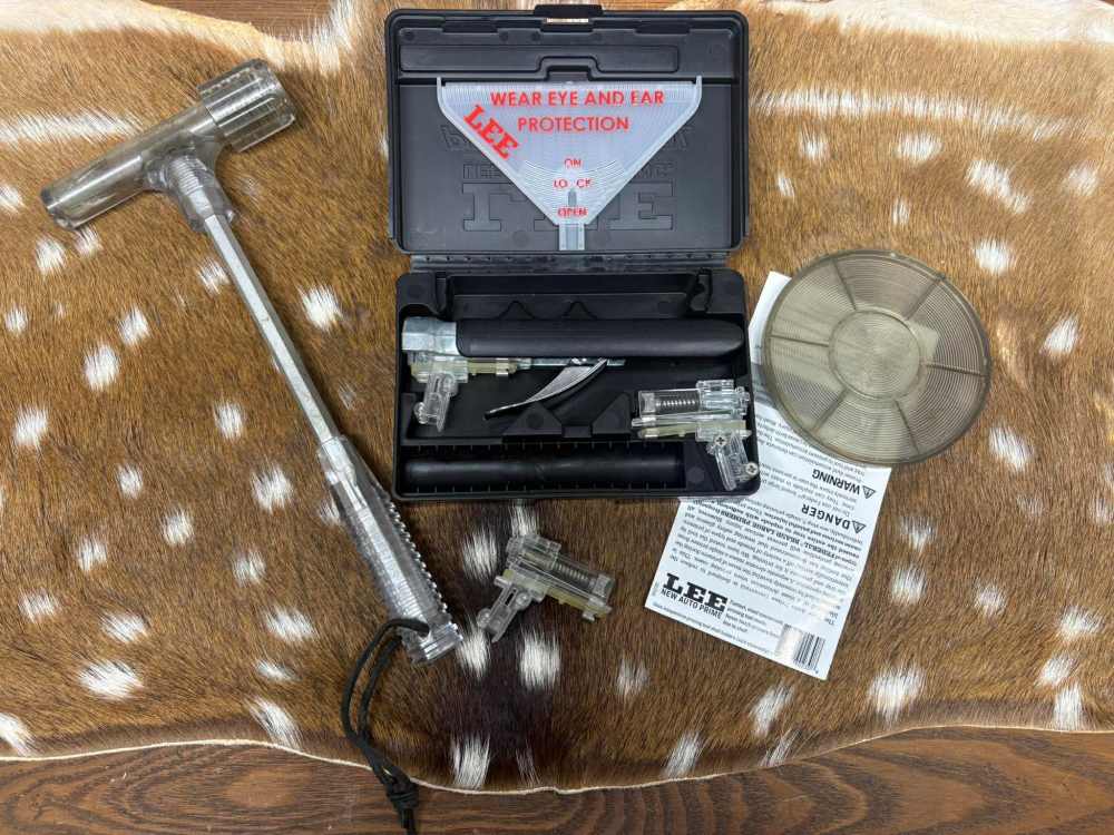 Lee Priming Tool and Kinetic Bullet Puller-img-0
