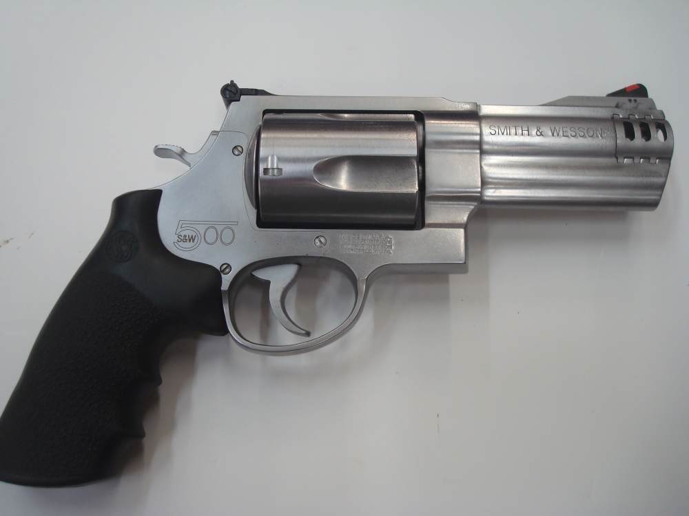 Smith & Wesson Model: 500 Revolver 4 Inch - One Owner - Never Used-img-5