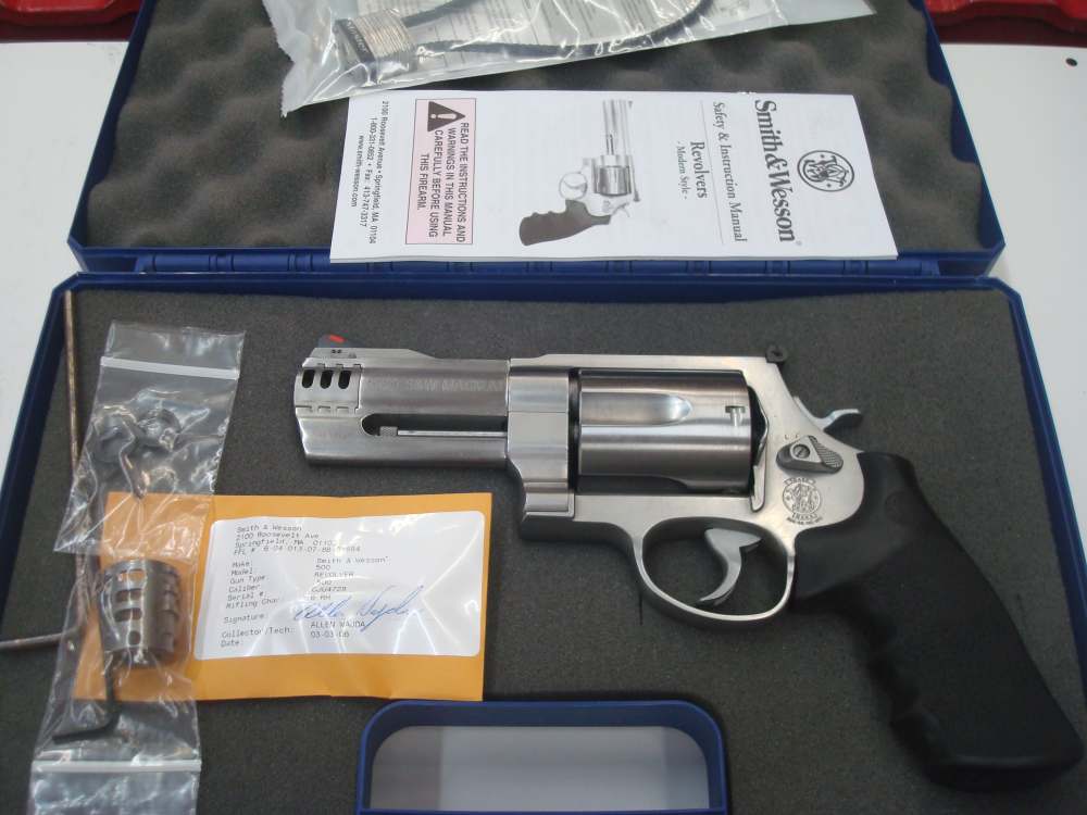 Smith & Wesson Model: 500 Revolver 4 Inch - One Owner - Never Used-img-1