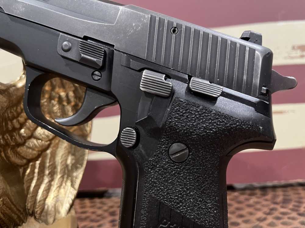 Sig Sauer Swiss Police P228-img-2