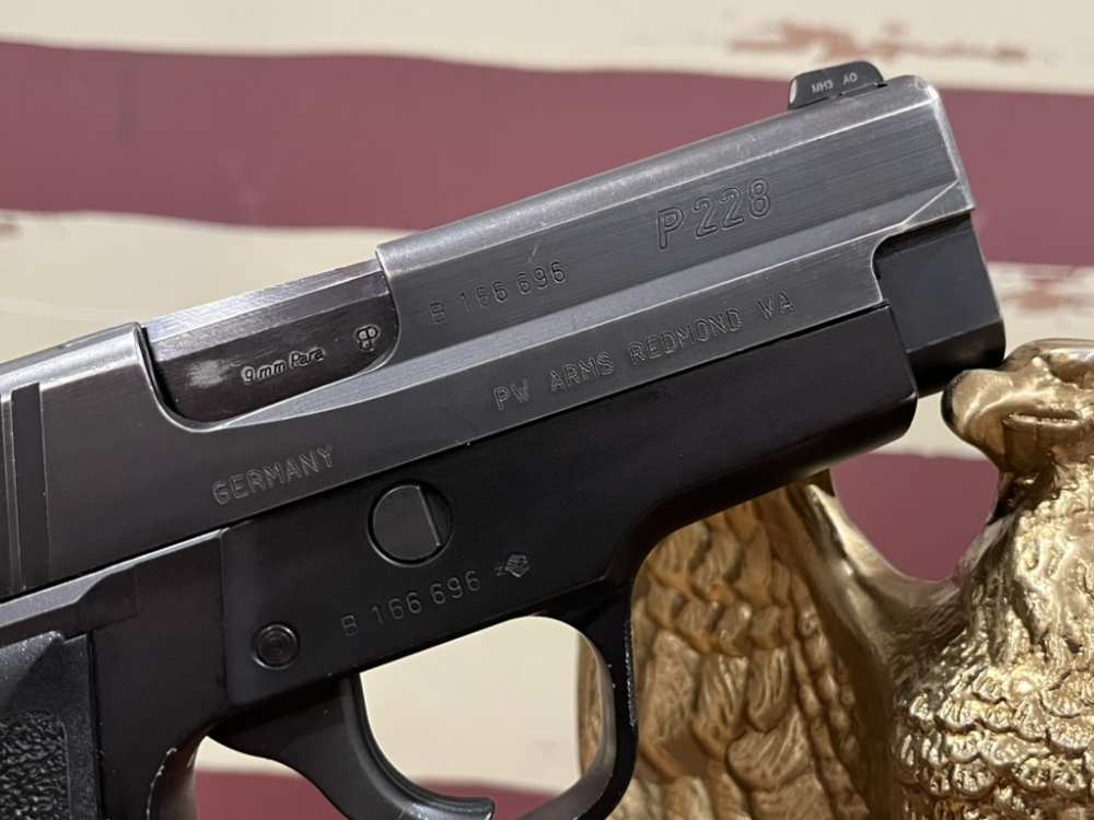 Sig Sauer Swiss Police P228-img-10