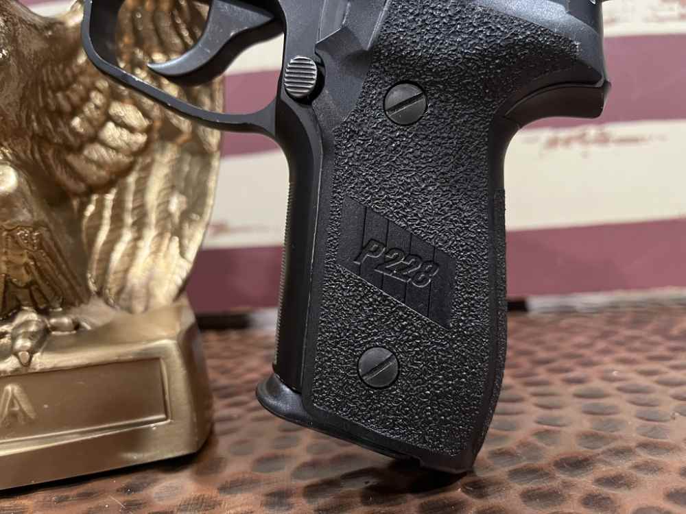 Sig Sauer Swiss Police P228-img-1