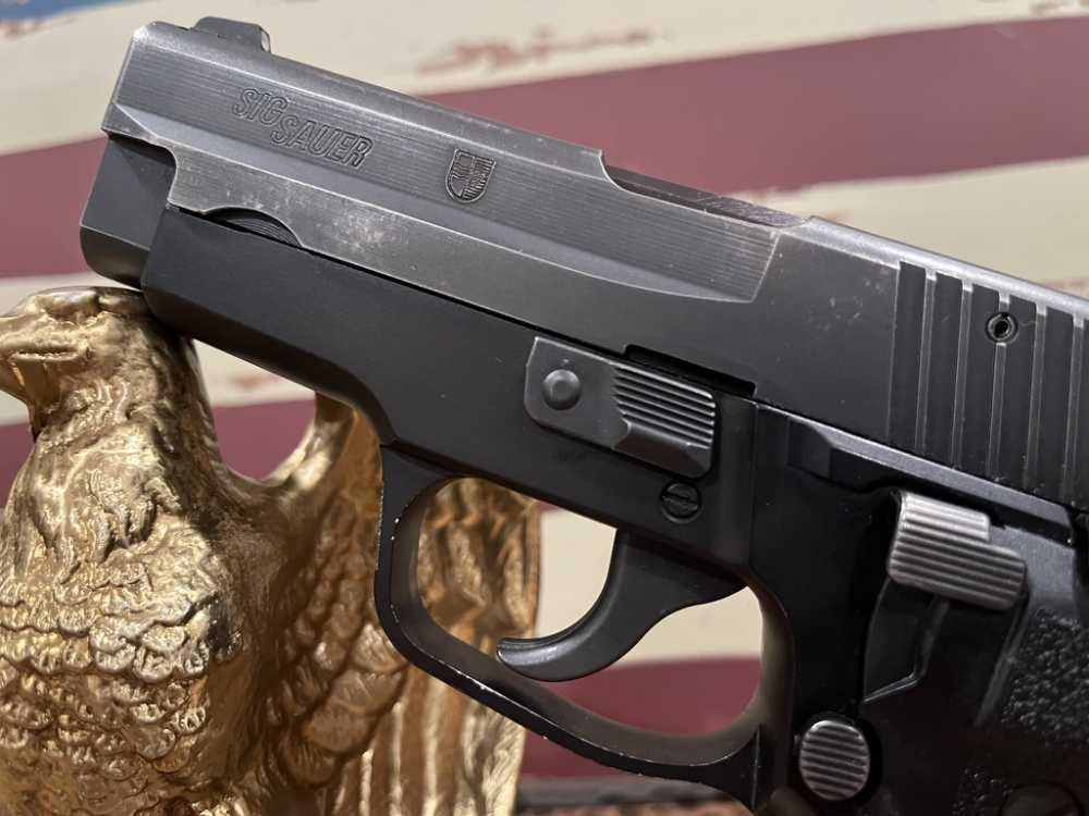 Sig Sauer Swiss Police P228-img-3