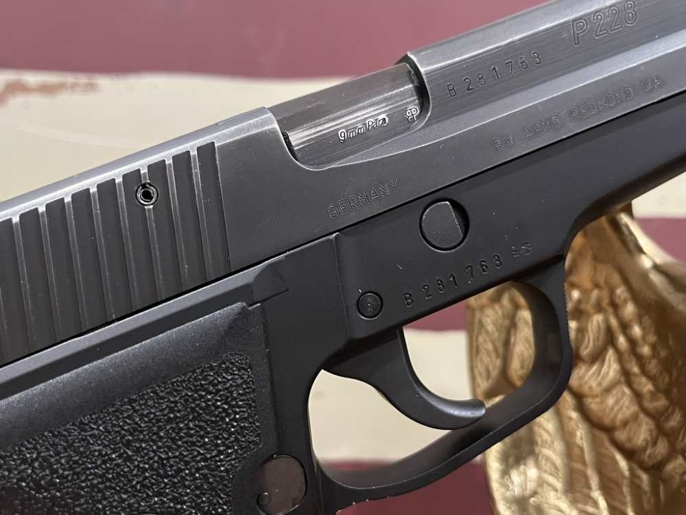 Sig Sauer Swiss Police P228-img-12