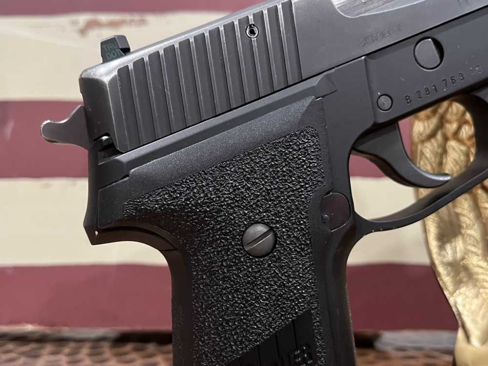 Sig Sauer Swiss Police P228-img-11