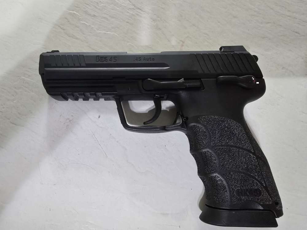 H&K 45 V1 Barely Used 3 mags Ambi Safety/ Decocker-img-0