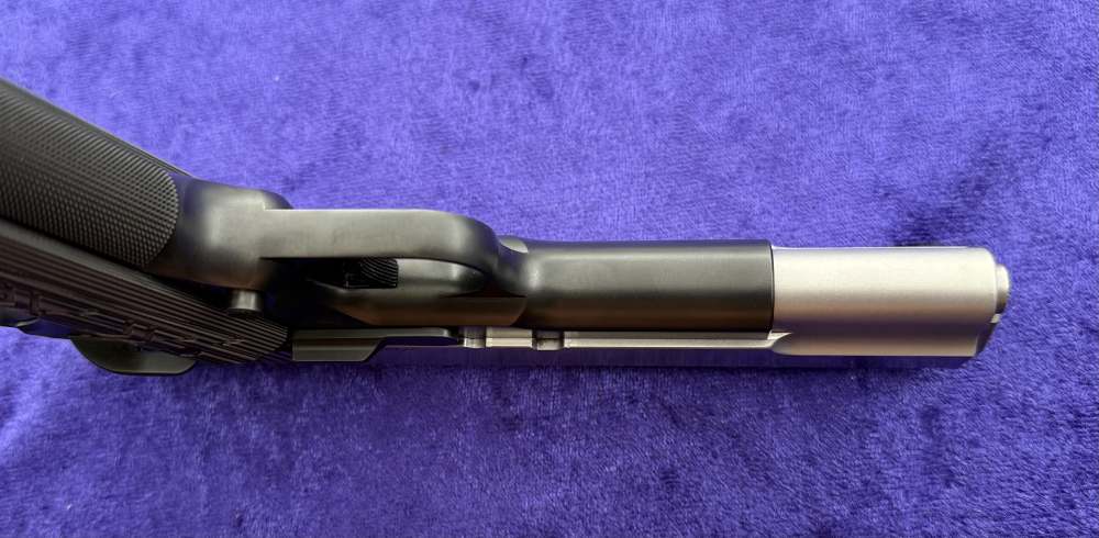Dan Wesson 1911 Silverback 10MM Government 2 Tone Matching Box Complete-img-14