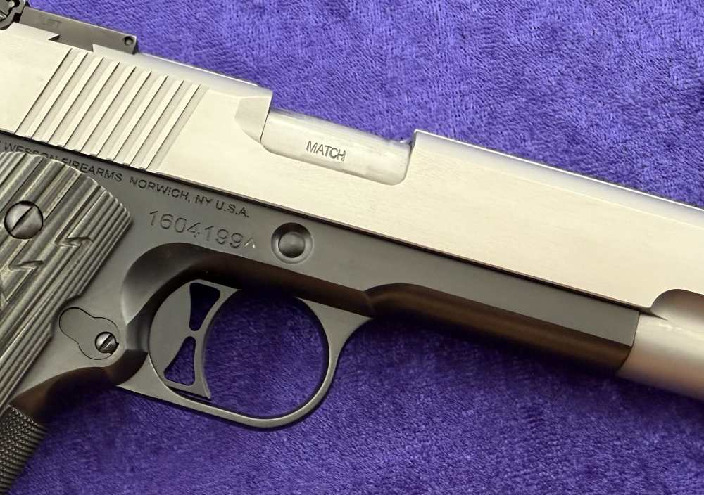 Dan Wesson 1911 Silverback 10MM Government 2 Tone Matching Box Complete-img-10