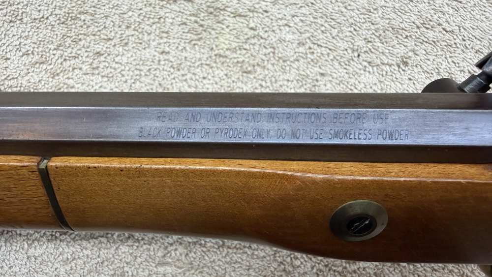 KENTUCKY RIFLE by Traditions 50 cal Black Powder VG COND-img-19