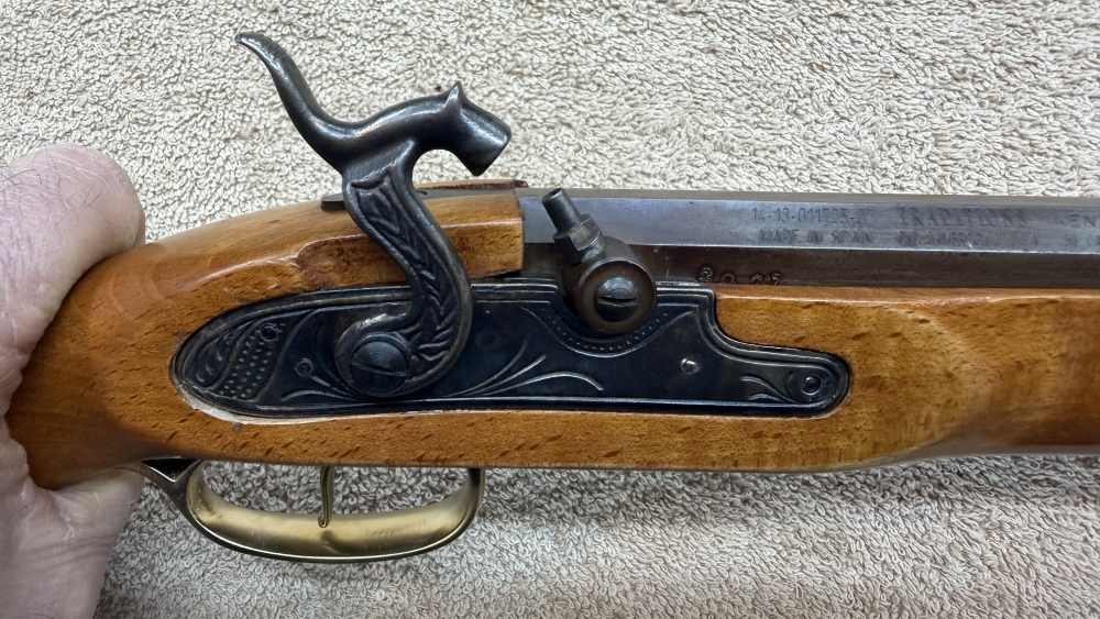 KENTUCKY RIFLE by Traditions 50 cal Black Powder VG COND-img-21