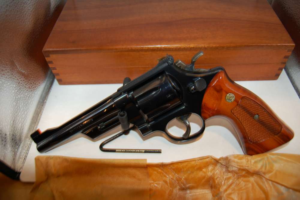 Smith & Wesson Model 27-2 Double Action Revolver Case Tools papers-img-2