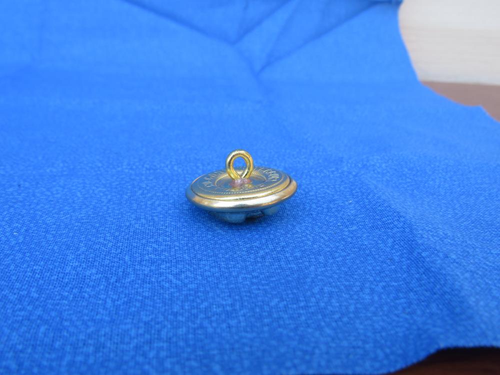 USMC DRESS BUTTON GOLD TONE OVER BRASS Waterbury 1 INCH IN DIAMETER -img-4