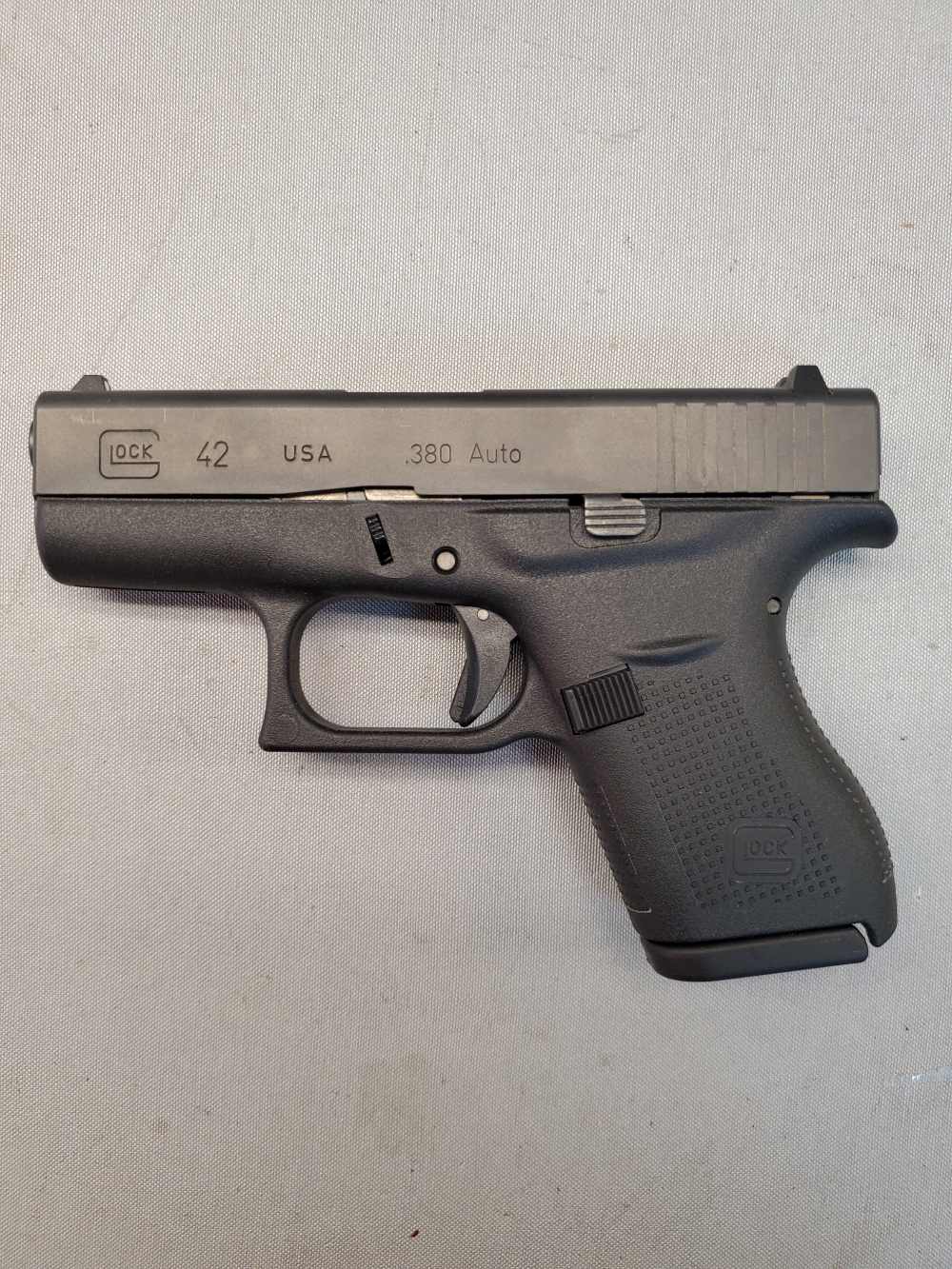 GLOCK G42 .380 ACP 2 MAGS ORIGINAL BOX-img-2