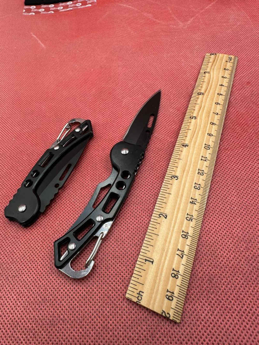 Four Black Stainless Pocket Knives -img-2