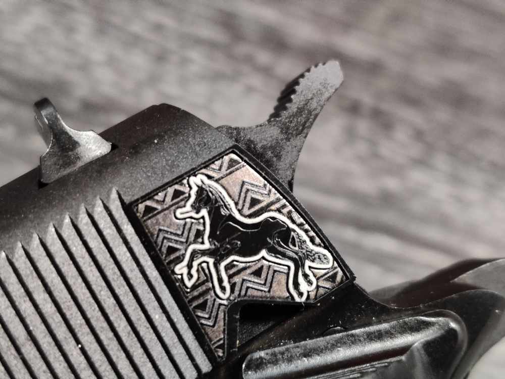 COLT 1911 AZTEC ENGRAVED 45ACP BLUED-img-4