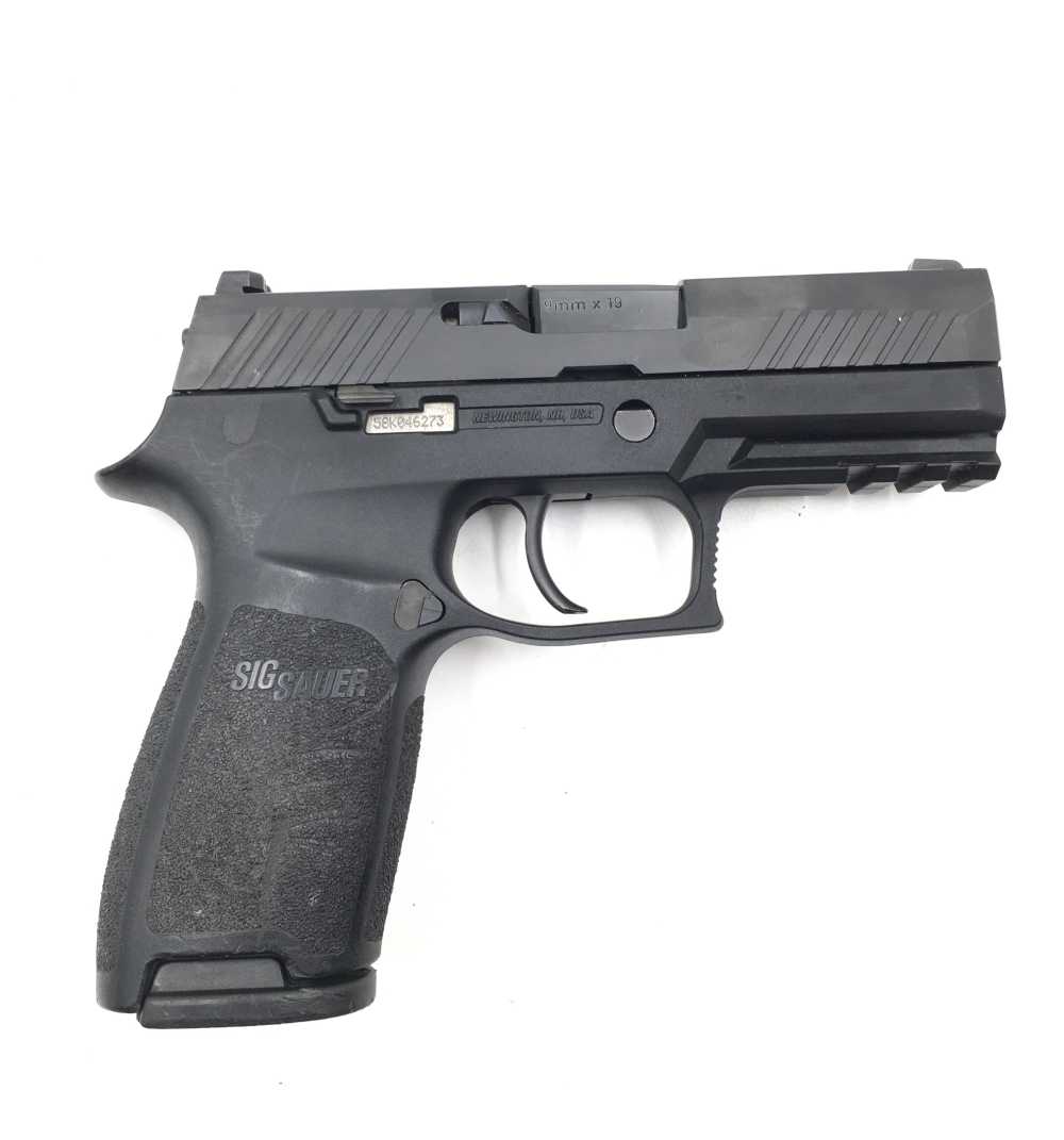 Sig Sauer P320 Carry 9mm Pistol with one Magazine and factory case-img-1