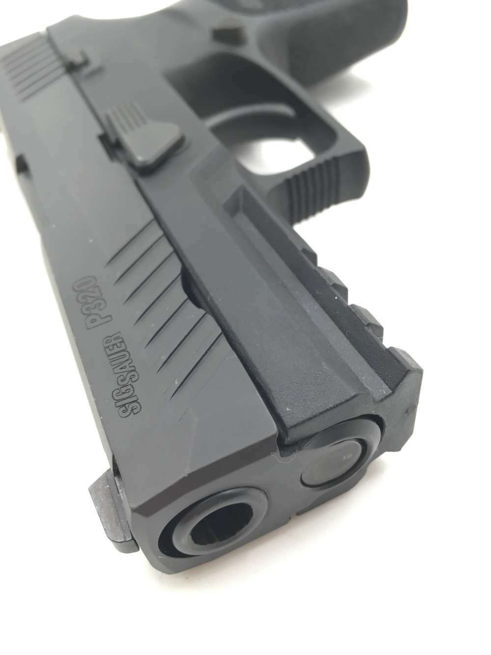 Sig Sauer P320 Carry 9mm Pistol with one Magazine and factory case-img-3