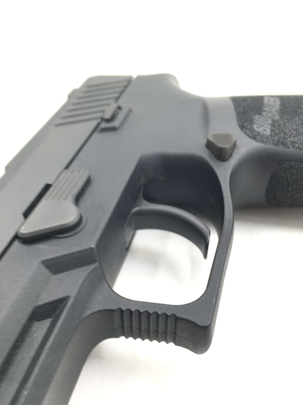 Sig Sauer P320 Carry 9mm Pistol with one Magazine and factory case-img-11