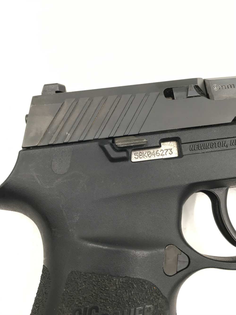 Sig Sauer P320 Carry 9mm Pistol with one Magazine and factory case-img-14