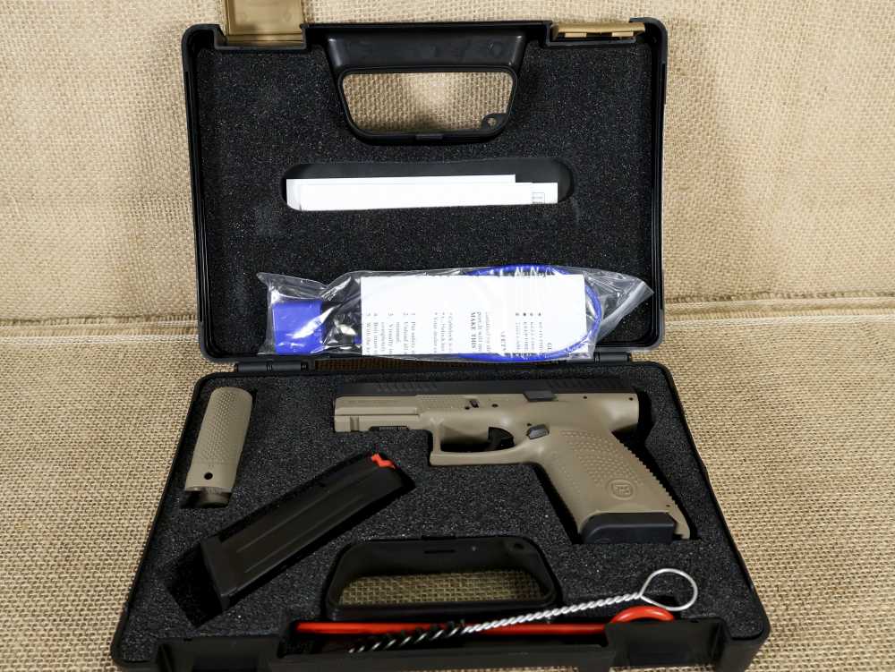 CZ P-10 C 9mm Semi-Auto 15+1 Two-Tone Handgun Black/FDE 2-Mags LNIB-img-22