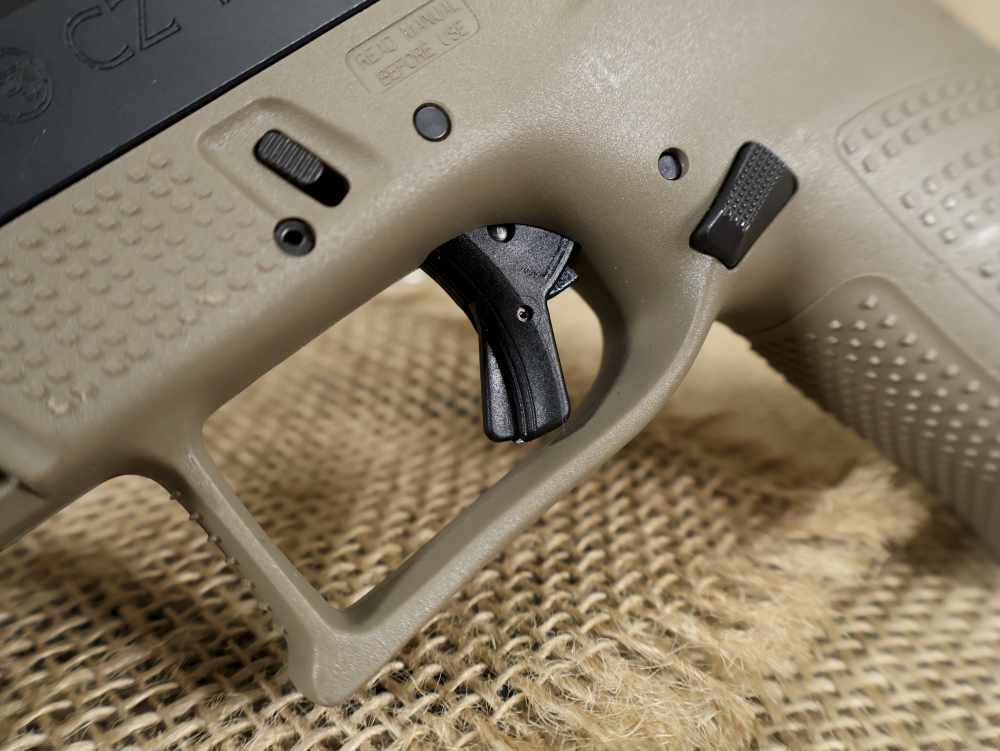 CZ P-10 C 9mm Semi-Auto 15+1 Two-Tone Handgun Black/FDE 2-Mags LNIB-img-4