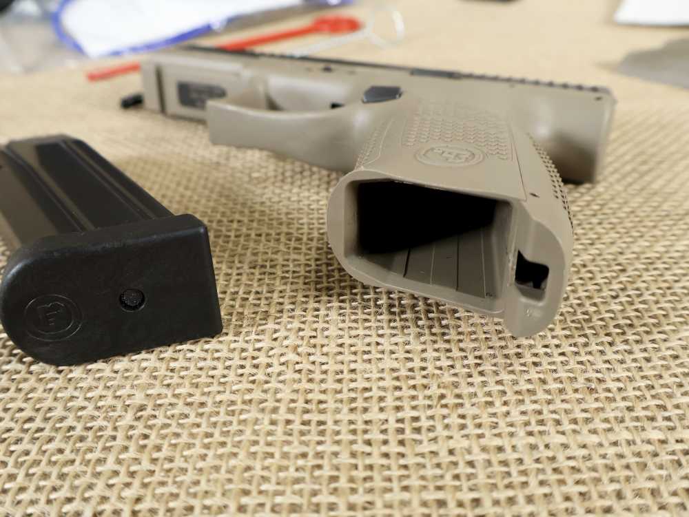 CZ P-10 C 9mm Semi-Auto 15+1 Two-Tone Handgun Black/FDE 2-Mags LNIB-img-16