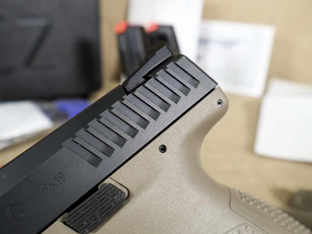 CZ P-10 C 9mm Semi-Auto 15+1 Two-Tone Handgun Black/FDE 2-Mags LNIB-img-3