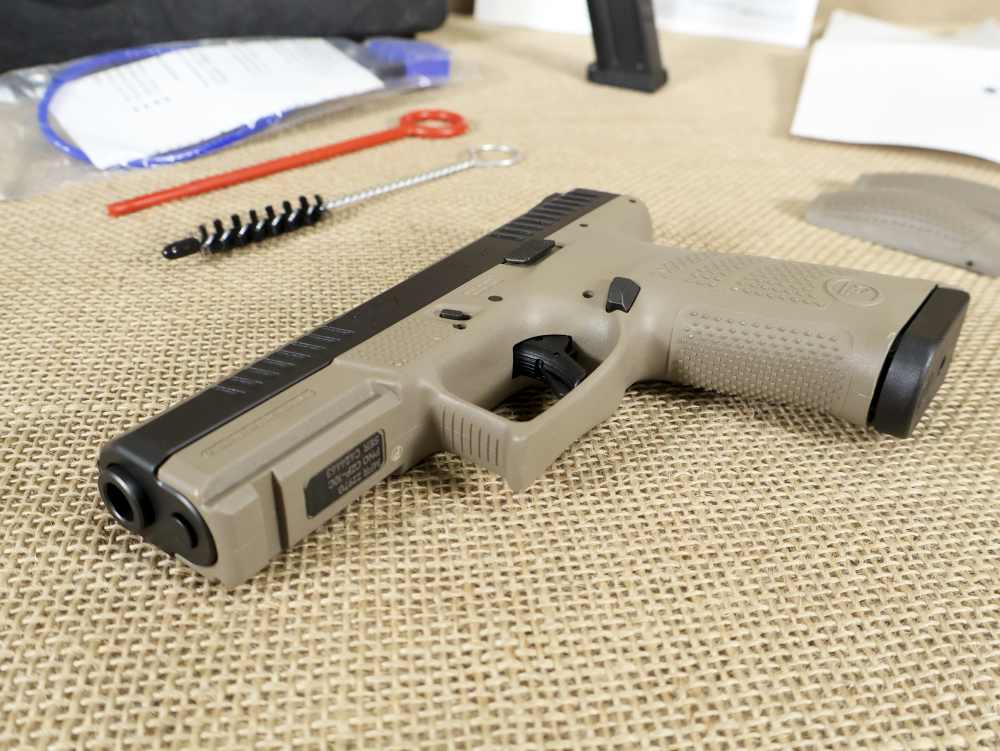 CZ P-10 C 9mm Semi-Auto 15+1 Two-Tone Handgun Black/FDE 2-Mags LNIB-img-13