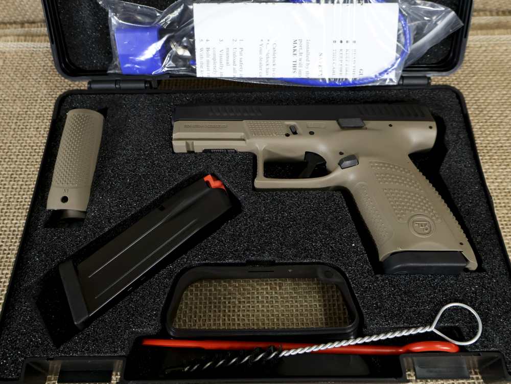 CZ P-10 C 9mm Semi-Auto 15+1 Two-Tone Handgun Black/FDE 2-Mags LNIB-img-23