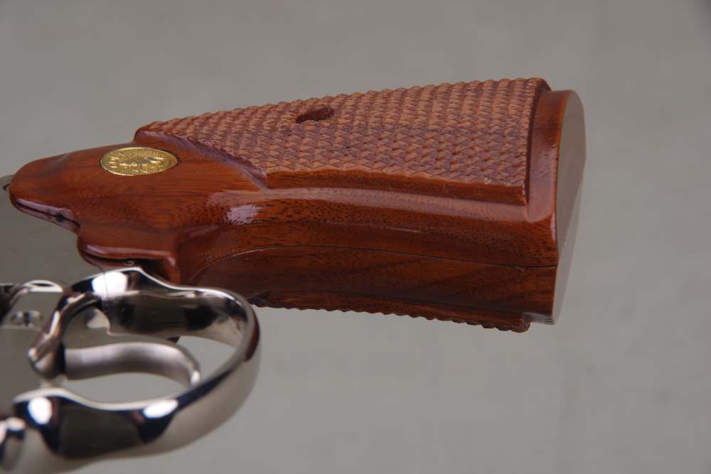 1978 Colt Diamondback 22LR 6'' Nickel 98%+ with Original Box & Papers-img-32