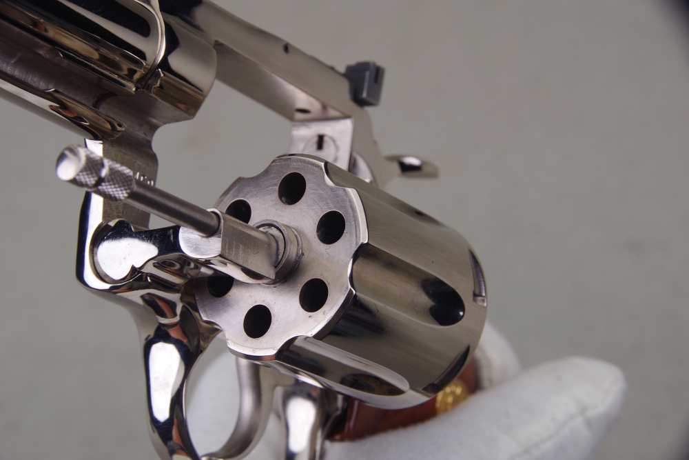 1978 Colt Diamondback 22LR 6'' Nickel 98%+ with Original Box & Papers-img-19