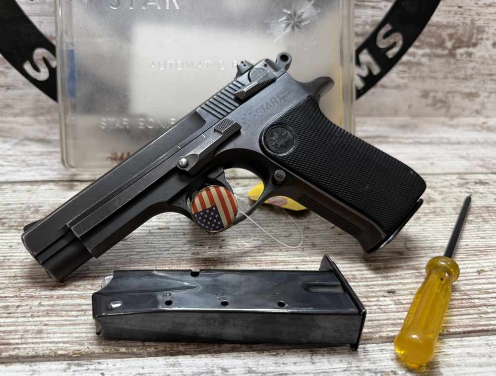 * Star * 30m * 30 M * 9mm * Two Matching Magazines * Hard Case * 1993 *-img-0