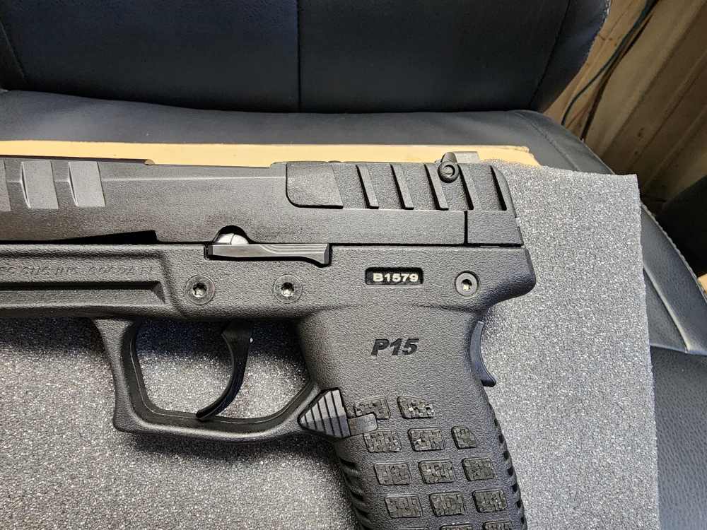 PICS! NEW KELTEC P15 9MM PISTOL 4" 15+1 12+1 FIBER OPTIC NIB 4 KEL TEC DAO-img-9