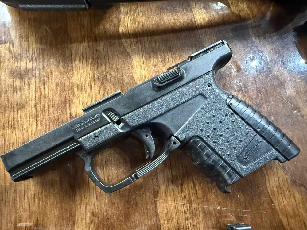 Preowned Walther PPS Gen 1 .40 caliber with night sights and more-img-20