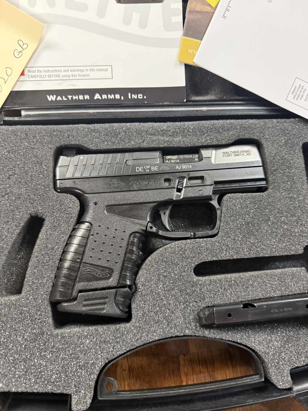 Preowned Walther PPS Gen 1 .40 caliber with night sights and more-img-1