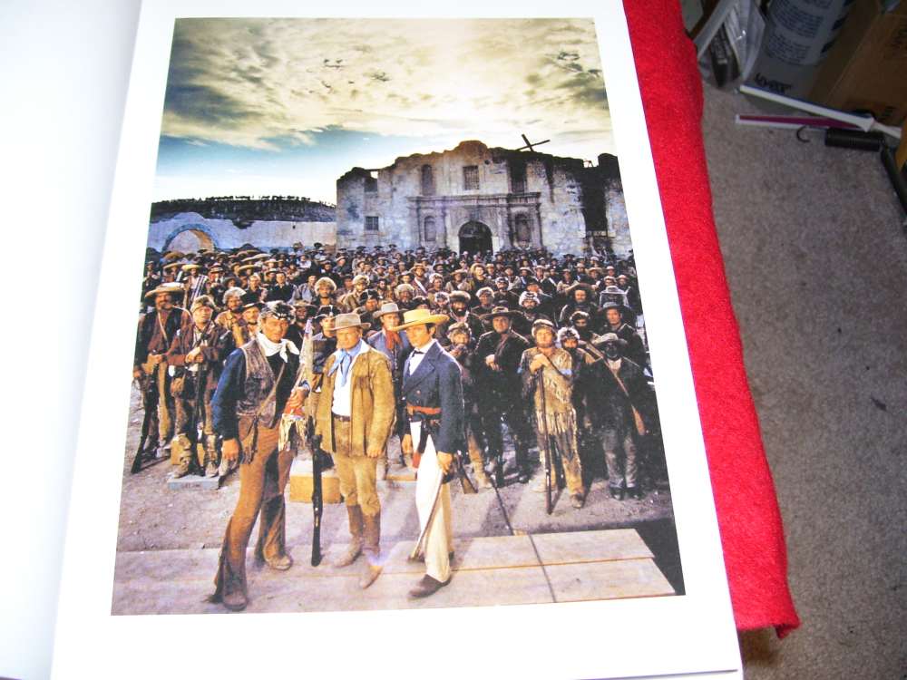 John Wayne The Alamo Book-img-2