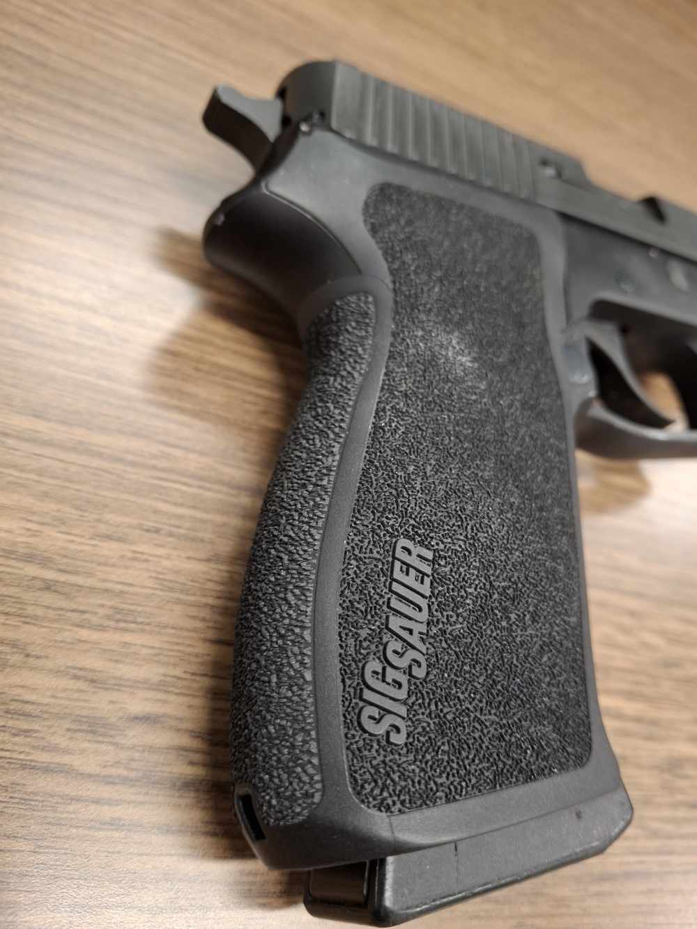 SIG Sauer P220 .45 ACP SIGLite Sights-img-7