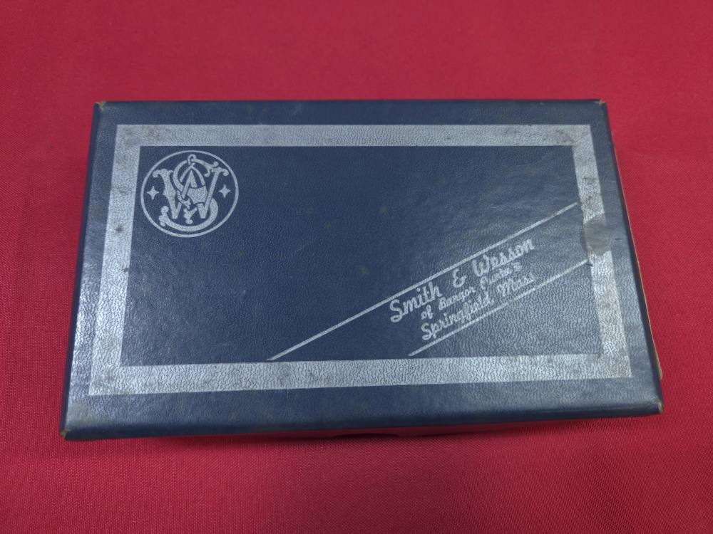 Smith & Wesson S&W 36 38 SPL Chiefs Special w/ Box Flat Latch 1960 C&R-img-3