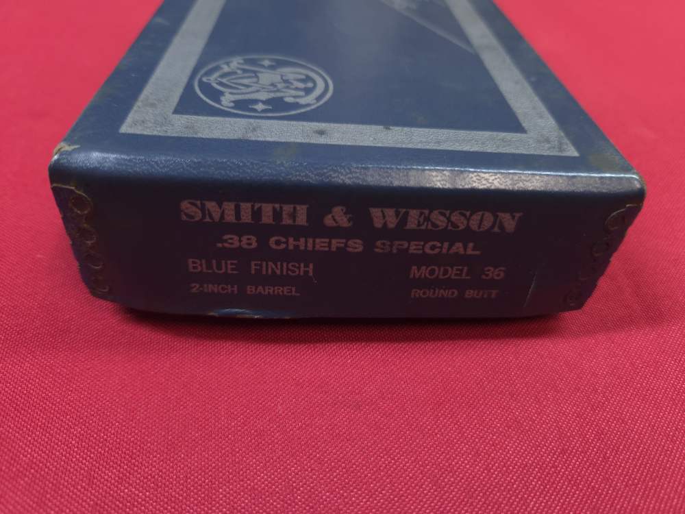 Smith & Wesson S&W 36 38 SPL Chiefs Special w/ Box Flat Latch 1960 C&R-img-4